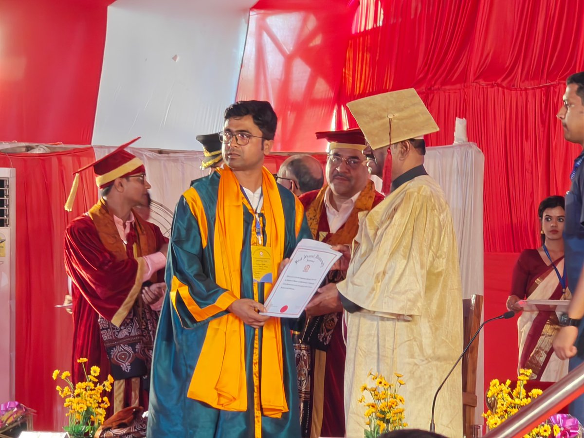 KNU_Asn's tweet photo. Fourth Annual Convocation of Kazi Nazrul University in the presence of Chancellor of our University Dr CV Ananda Bose. https://t.co/dCzrUXJm6U