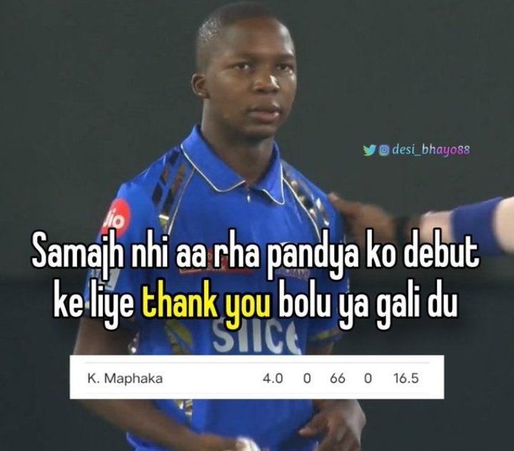 talks_Vikash's tweet photo. Bechara Faltu Me mara Gaya 😂 
1 Din Ruk Ke Debut Karna Chahiye Tha #SRHvMI https://t.co/dQS88PqKI1