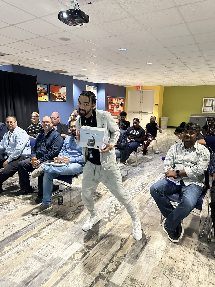 Kelly Flagg tweet media