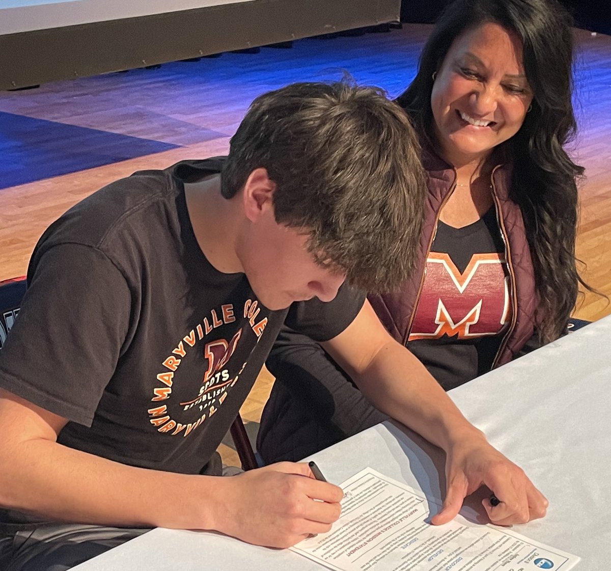 Congratulations to Andrew Moore for committing to Maryville College for football!