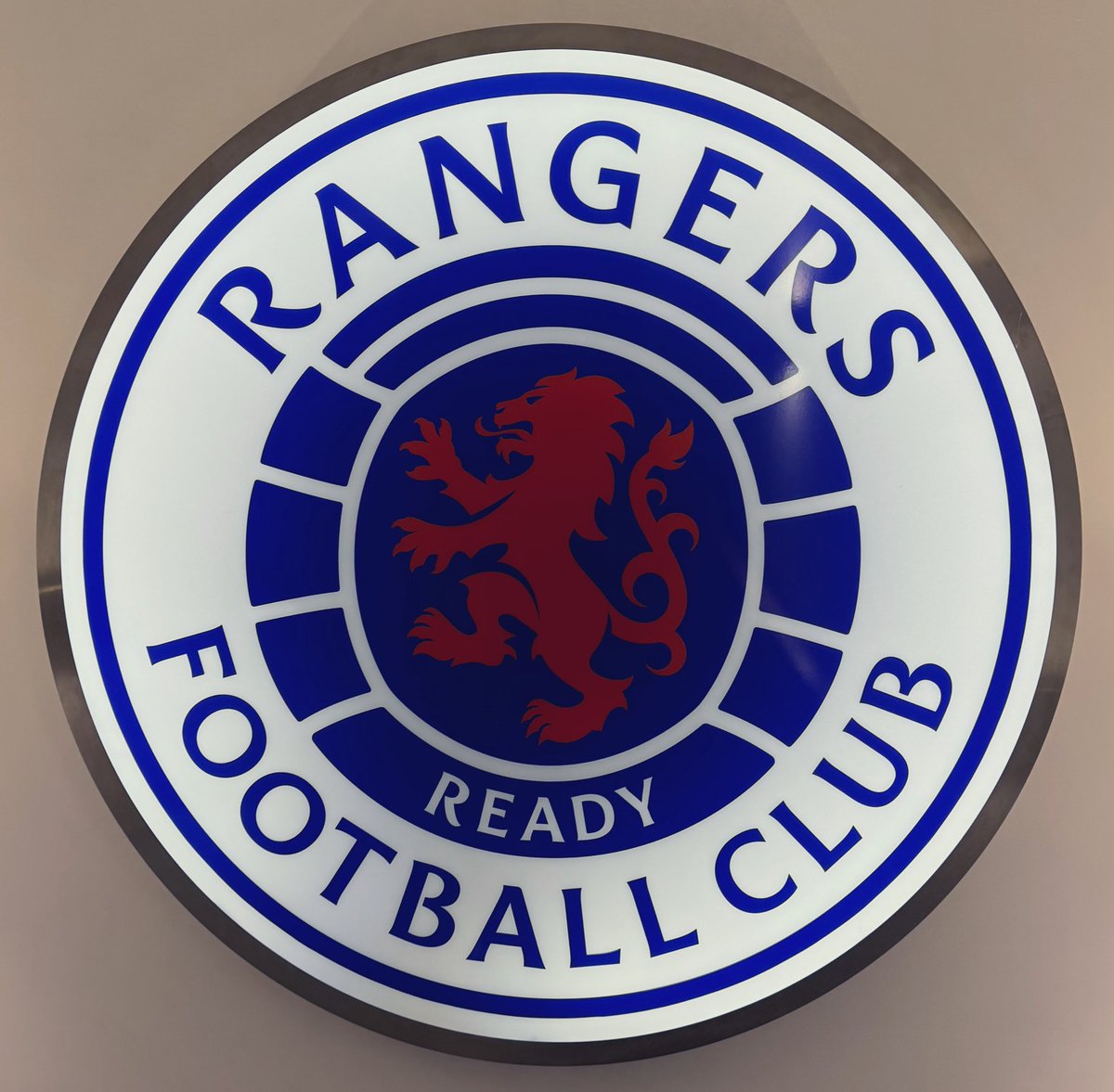 EatSleepTrain_'s tweet image. Fun and games with a super support team  @RangersFC