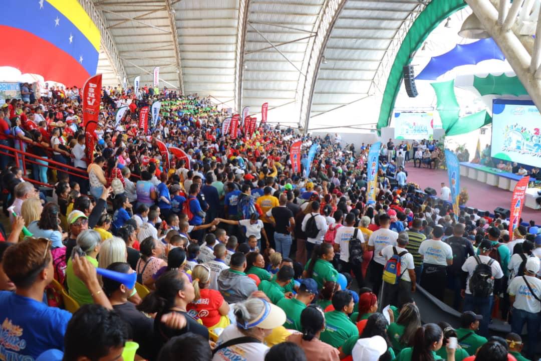 Desde el Centro Cultural Tomás Montilla en #Guanare presentamos a nuestro pueblo el Informe de Gestión 2023 como lo establece la ley, claridad y transparencia de cómo hemos invertido los recursos de la Revolución
#GestiónPortuguesa2023
#LealesPorLaPaz <a href="/NicolasMaduro/">Nicolás Maduro</a> <a href="/PartidoPSUV/">PSUV</a>