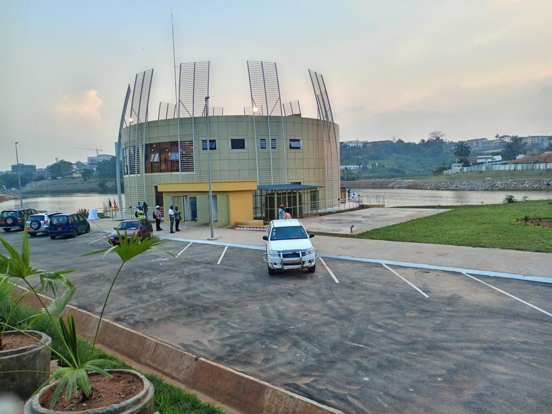 CamerounMinhdu's tweet photo. Les travaux de la première phase du Projet du Lac municipal de Yaoundé sont achevés. La transformation durable de nos cités est en marche, comme prescrit par le Chef de l'Etat. https://t.co/hilG8ErvD8