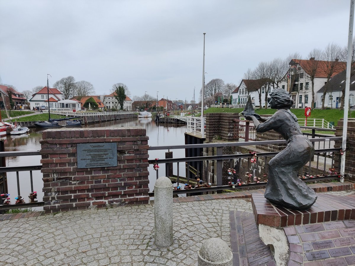 siggivoelkl's tweet photo. #BinDannMalWeg
Carolinensiel mit Heimathafen. Kurze Pause
in der Teestube Tüdelpott! https://t.co/aimH0s3fU0