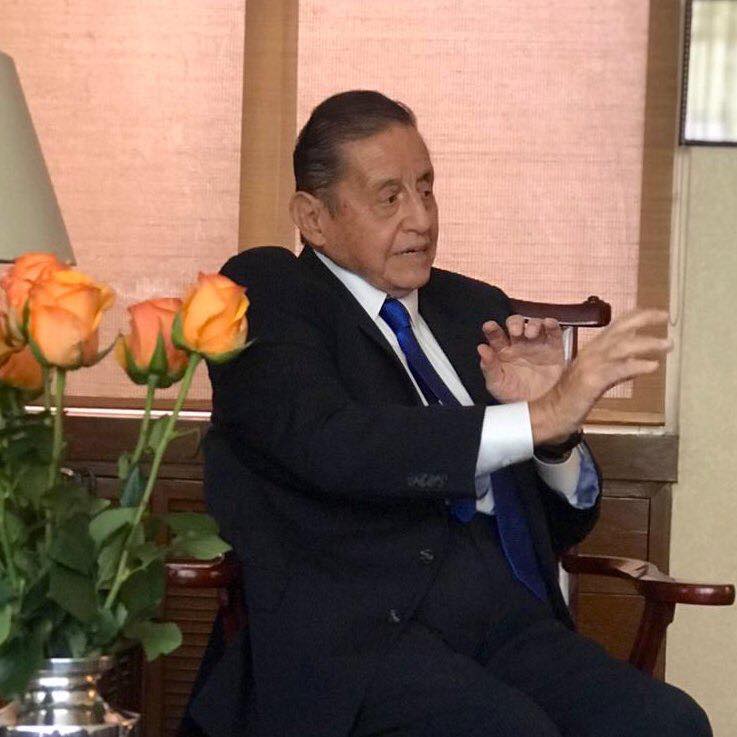 Cuando los amigos se van.  
Hace 4 años falleció Sergio González Gálvez, diplomático y jurista excepcional, memoria viva de las negociaciones sobre desarme nuclear, incluyendo el Tratado de Tlatelolco. Generoso y amigable. Les invito a leer sus memorias amazon.com.mx/DIPLOMACIA-INT…