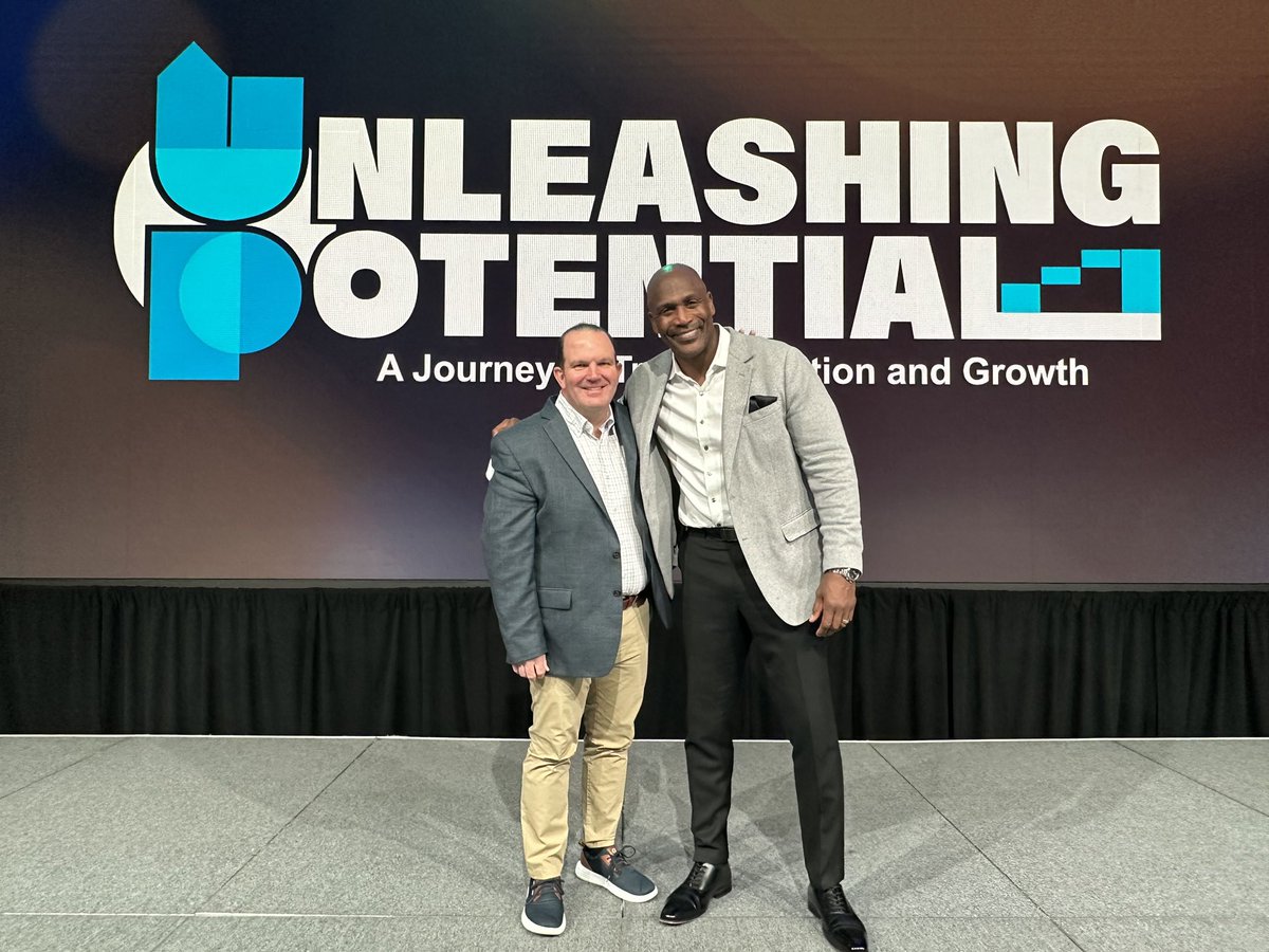 EricLBoles's tweet image. Thank you @GeorgiaPacific for the honor to keynote your National Sales Meeting in Atlanta. Keep #UnleashingPotential on your Journey of Transformation and Growth. 
#MovingToGreat 
@speakinc