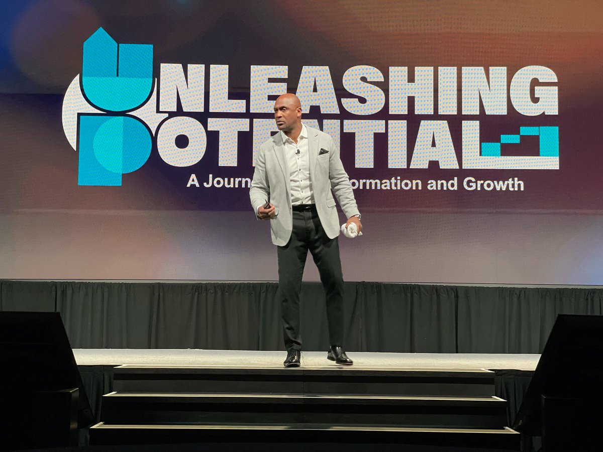 EricLBoles's tweet image. Thank you @GeorgiaPacific for the honor to keynote your National Sales Meeting in Atlanta. Keep #UnleashingPotential on your Journey of Transformation and Growth. 
#MovingToGreat 
@speakinc