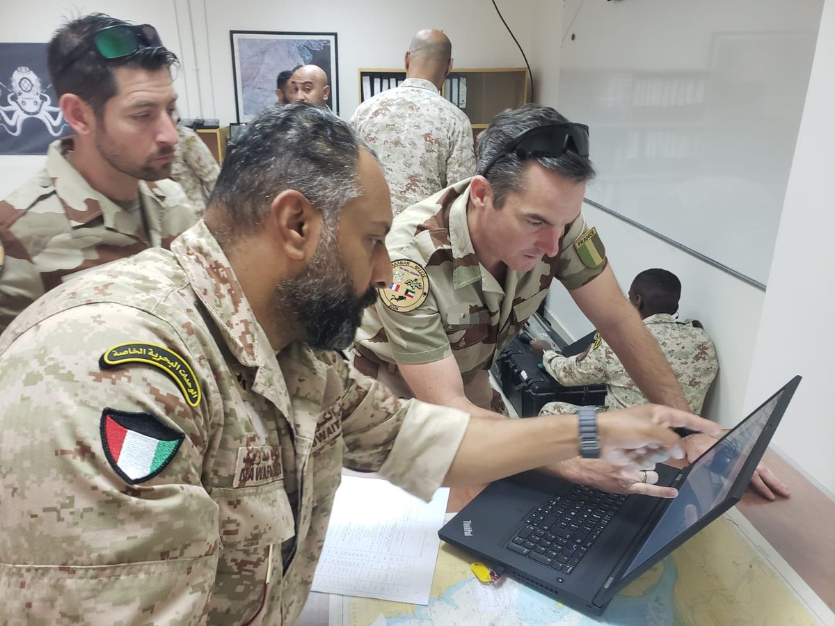 #Kuwait | A detachment of 🇫🇷 EOD divers unit took part in the 2nd edition of the 🇰🇼 #ArabianBreeze exercise. ➡️ High-level mine warfare training from partners commited to regional stability and security. @KuwaitArmyGHQ