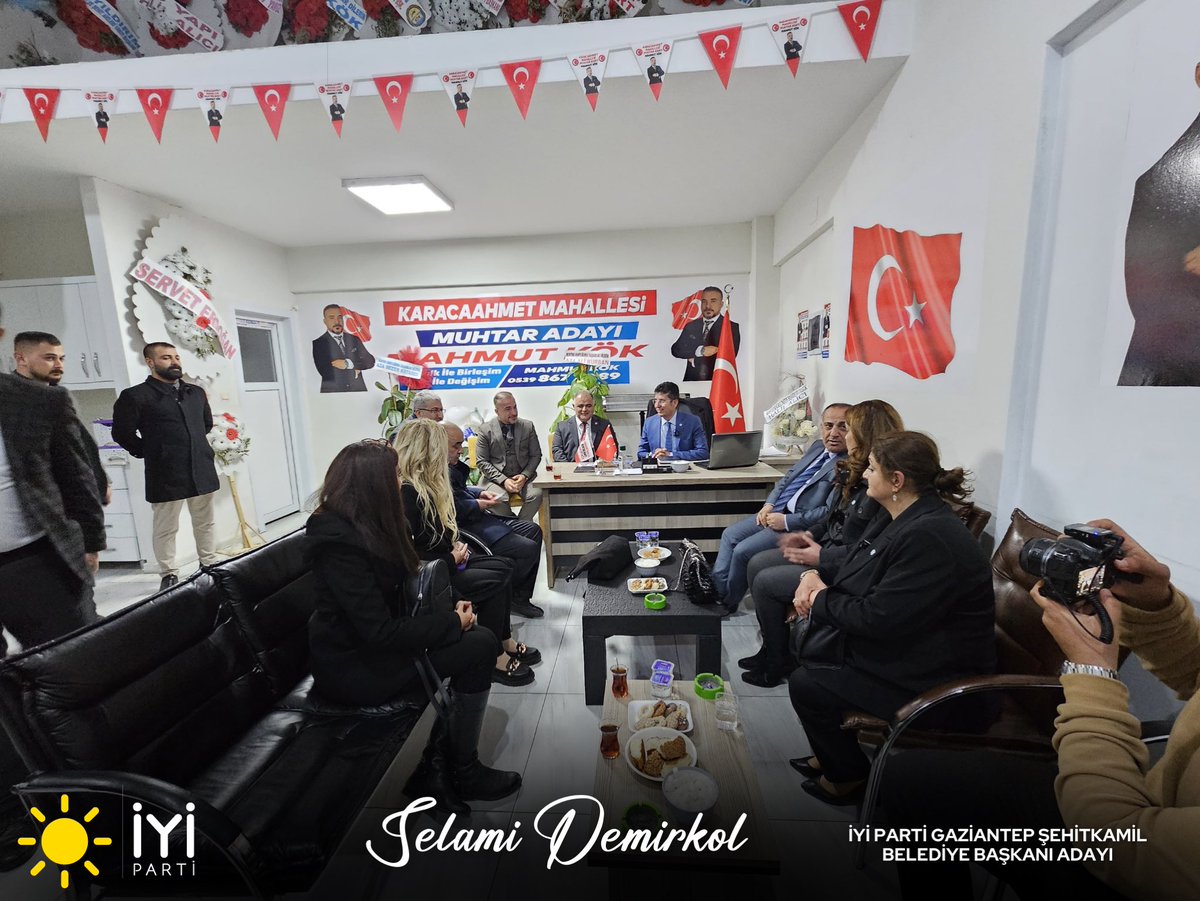 selamidemirkoll's tweet photo. 📍Karaca Ahmet Mahallesi Muhtar adayı Mahmut Bayram’ı ziyaret ettik. Desteklerinden ve misafirperverliklerinden dolayı teşekkür ederiz.

TikTok: iyiselami.demirkol

#Gaziantep #Şehitkamil #Yenibirgelecek #Selamidemirkol #şehitkamileiyigelecek https://t.co/9ArVdquSGm
