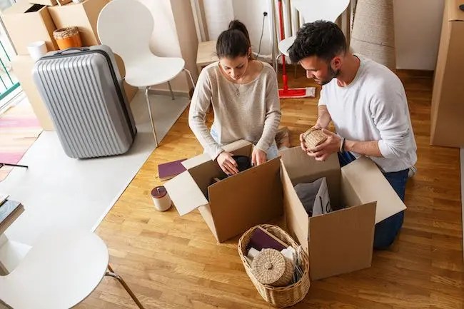 Considering selling your home while buying a new one? Here’s some advice on managing your finances throughout this process. spr.ly/6018k4CB2