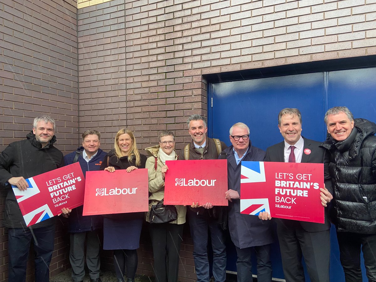 Out today in the West Mids with some of our fantastic Labour Mayors & candidates. Across the country in the local elections voters will have the chance to send a message to this failing Tory govt. That it is time for change. #VoteLabour on May 2nd to actually deliver this🌹