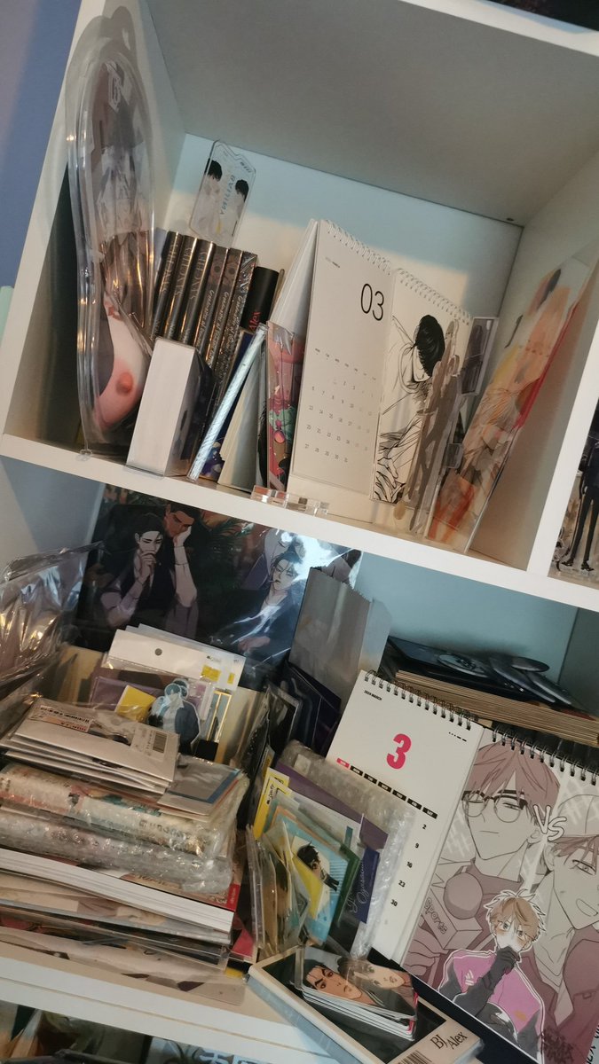 fujoshi_puq's tweet photo. Y es que me faltan unos 2 clones, porque me faltan manos para meter todo en su sitio 🫠
#blcollector #collections #yaoi #boyslove #blmerch #merchandise #merch #legalreader https://t.co/QKmgFa2HjG