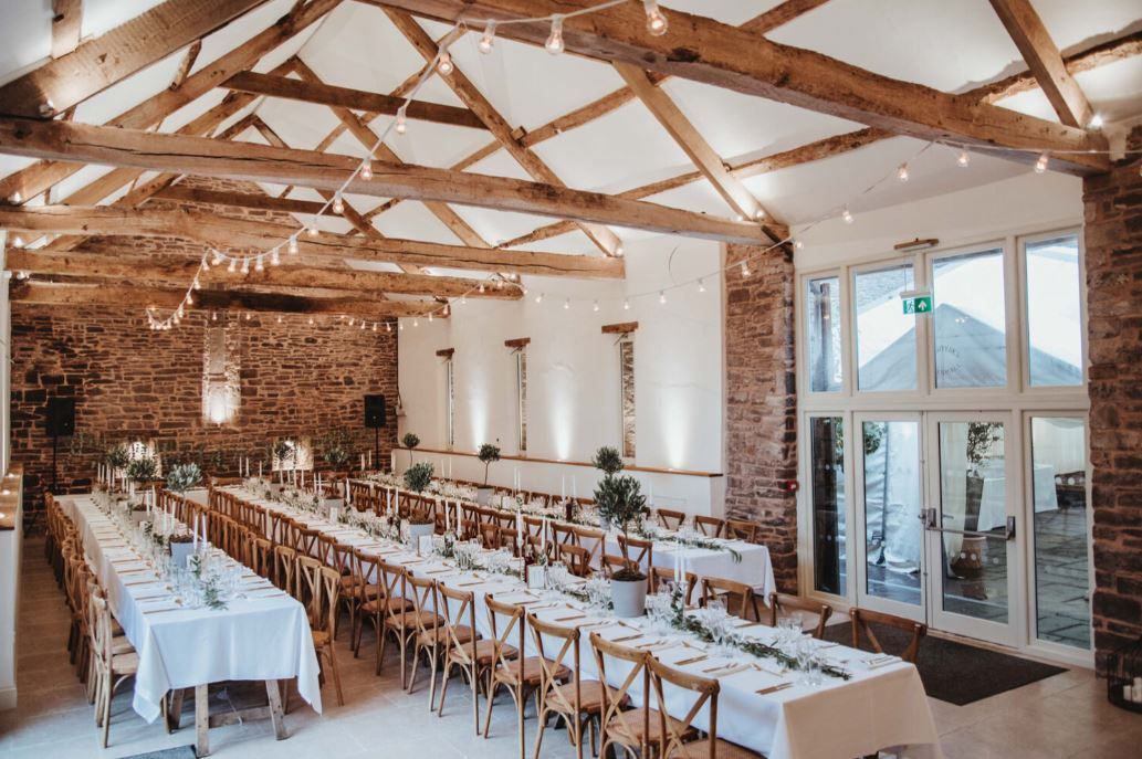 Tall John's House offers a magical setting for your special day. 🌿💍 Create your dream wedding in the versatile barn! 🌟 Transform it to reflect your unique style, from vibrant flowers to illuminated bars. 🌺🎉

thecompleteweddingdirectory.co.uk/TallJohnsHouse…

#manorhouseweddingvenue #barnweddingvenue