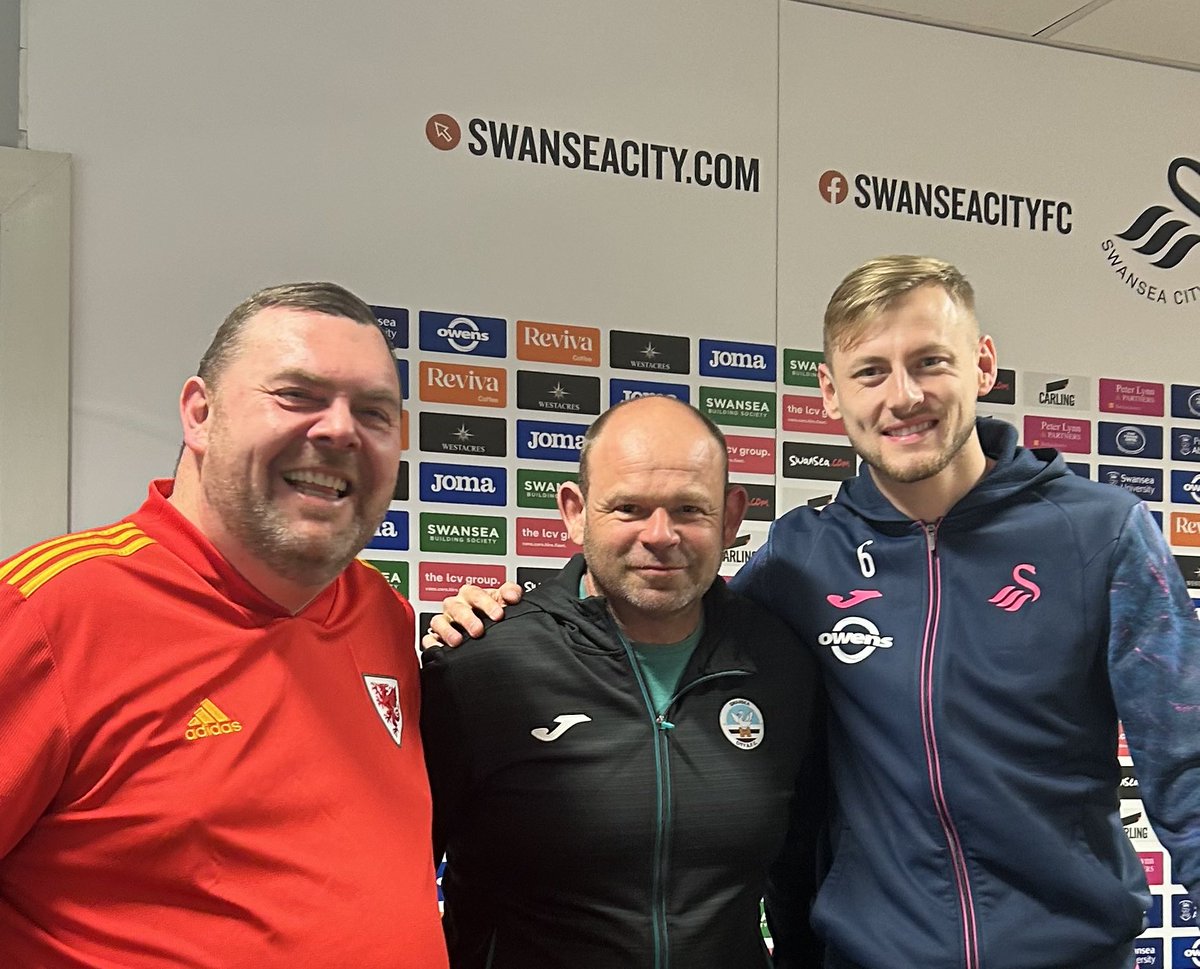 Huge thankyou <a href="/SwansOfficial/">Swansea City AFC</a> <a href="/KevJohnscymru/">Kev Johns MBE</a> <a href="/SophieDavis1208/">Sophie Davis</a> for yesterdays Junior Jacks Conference - we all had a great time ⚽️🖤🤍⚽️ #JackArmy