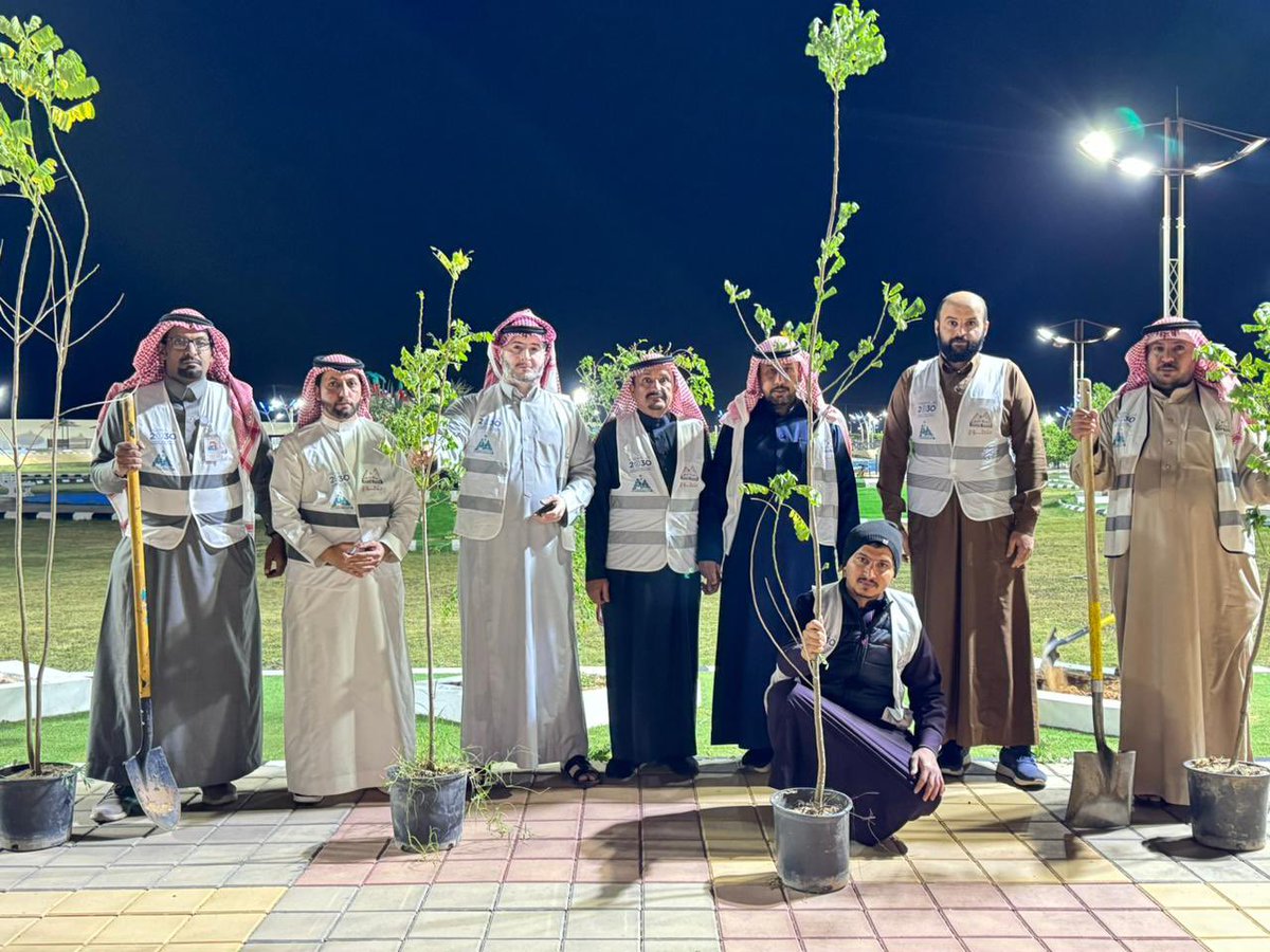 FaidBaladia's tweet photo. #فيد_الاجمل |📸

بمناسبة #مبادرة_السعودية_الخضراء الذي يصادف 27/ مارس من كل عام 
أطلقت #بلدية_مدينة_فيد 
مبادرة تطوعية لزراعة الاشجار بالحدائق والطرق العامة .

#مبادرة_السعودية_الخضراء 
#أمانة_منطقة_حائل 
#بلدية_فيد https://t.co/kNv3T6JRME