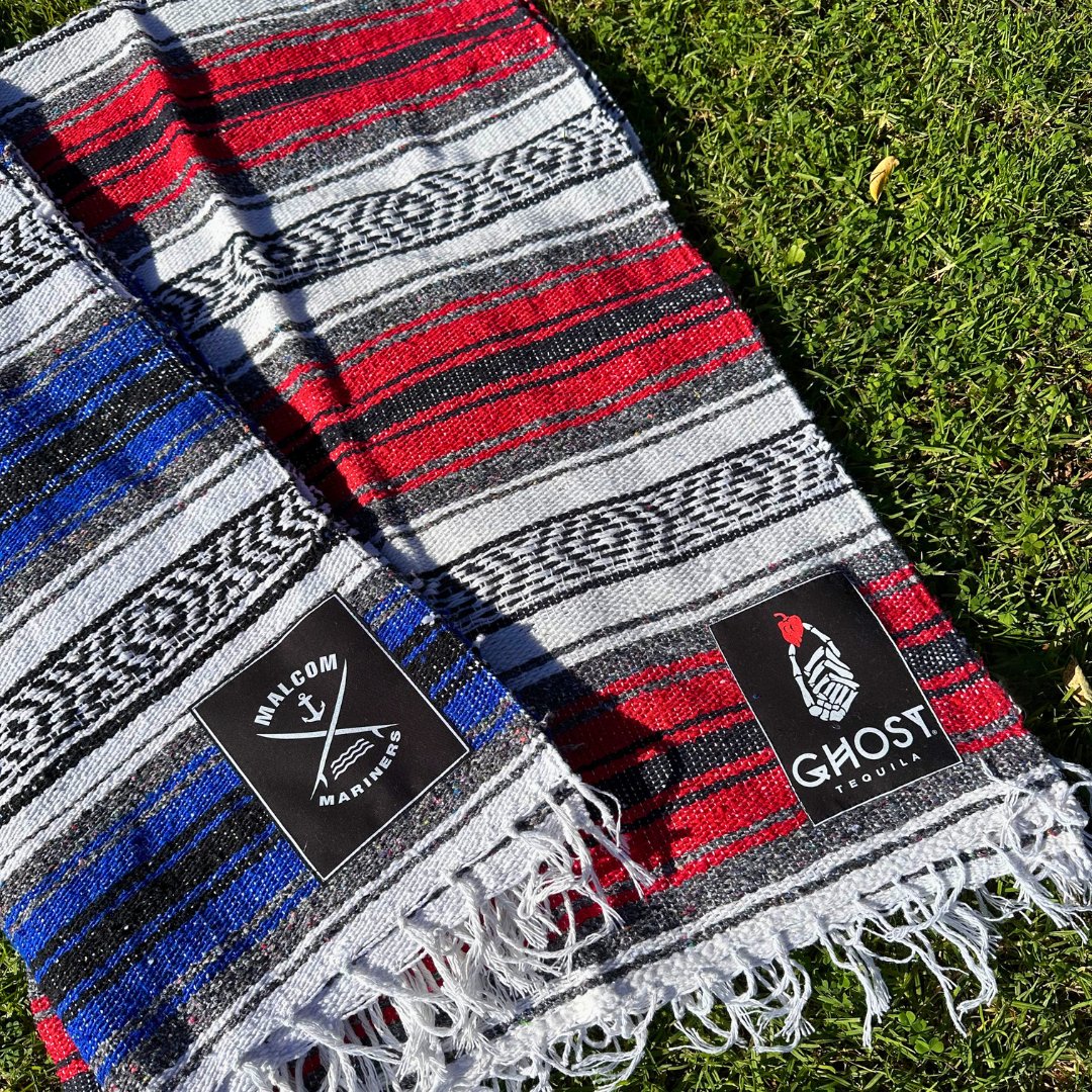 Get ready to soak up the summer in style with our cozy Baja Blanket!  At a size of 73' x 48' it's perfect for beach days or picnics in the park. Even better, it's customizable with your brand's patch for ultimate branding potential!  

#teamphun 
#custompatches
#BajaBlanket