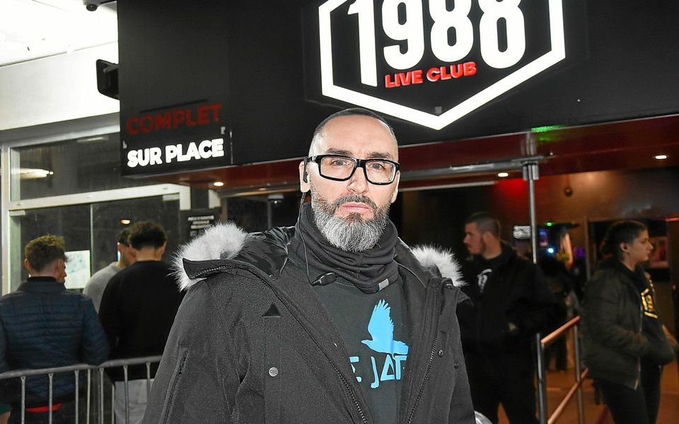 🤔"Le Jarl"  : Figure de l'extrême-droite rennaise ?

On t'explique tout sur le videur du club 1988 à #Rennes et sa double-vie d'influenceur d'extrême-droite !