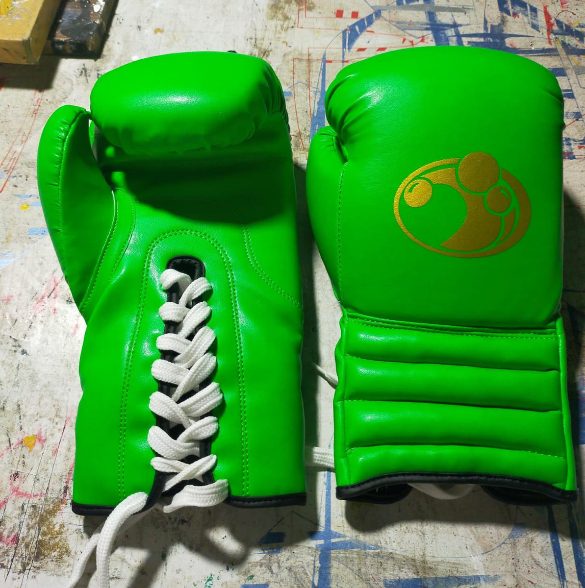 #boxinggloves #ribbongloves #bestquality #boxinggears #forsale #yourlogo #size #leathergloves #boxingstores #boxingfighters #foryou