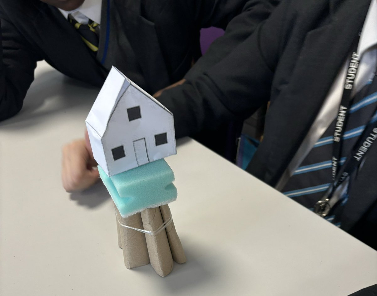 A whole roll of tin foil and some cotton wool later, Y9s were testing out their hard & soft engineering inventions to protect their properties from flooding!🌊