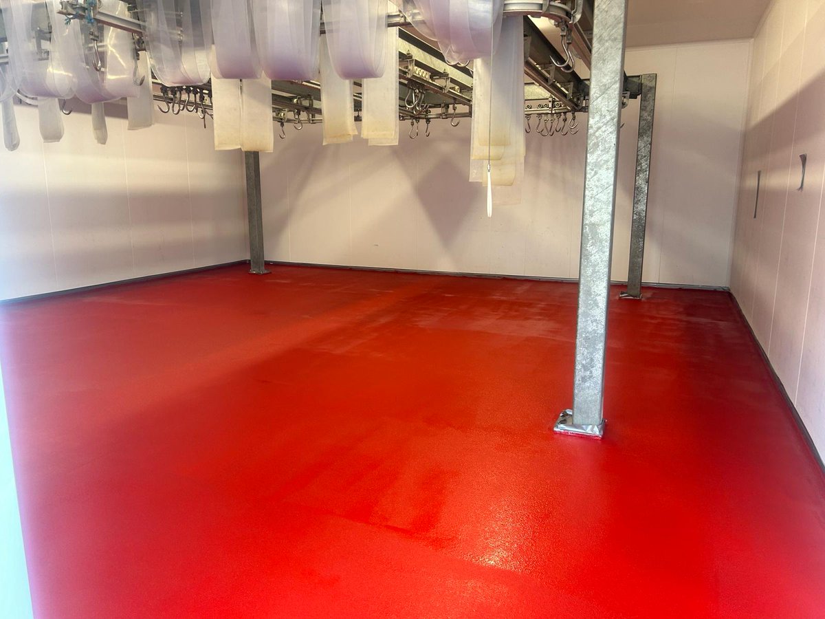 ConceptCowhouse's tweet photo. Fast track polysaspartic resin floor for butchers cold store. Floor can take foot traffic 2 after application of final coat! https://t.co/tIDcbBDcBp