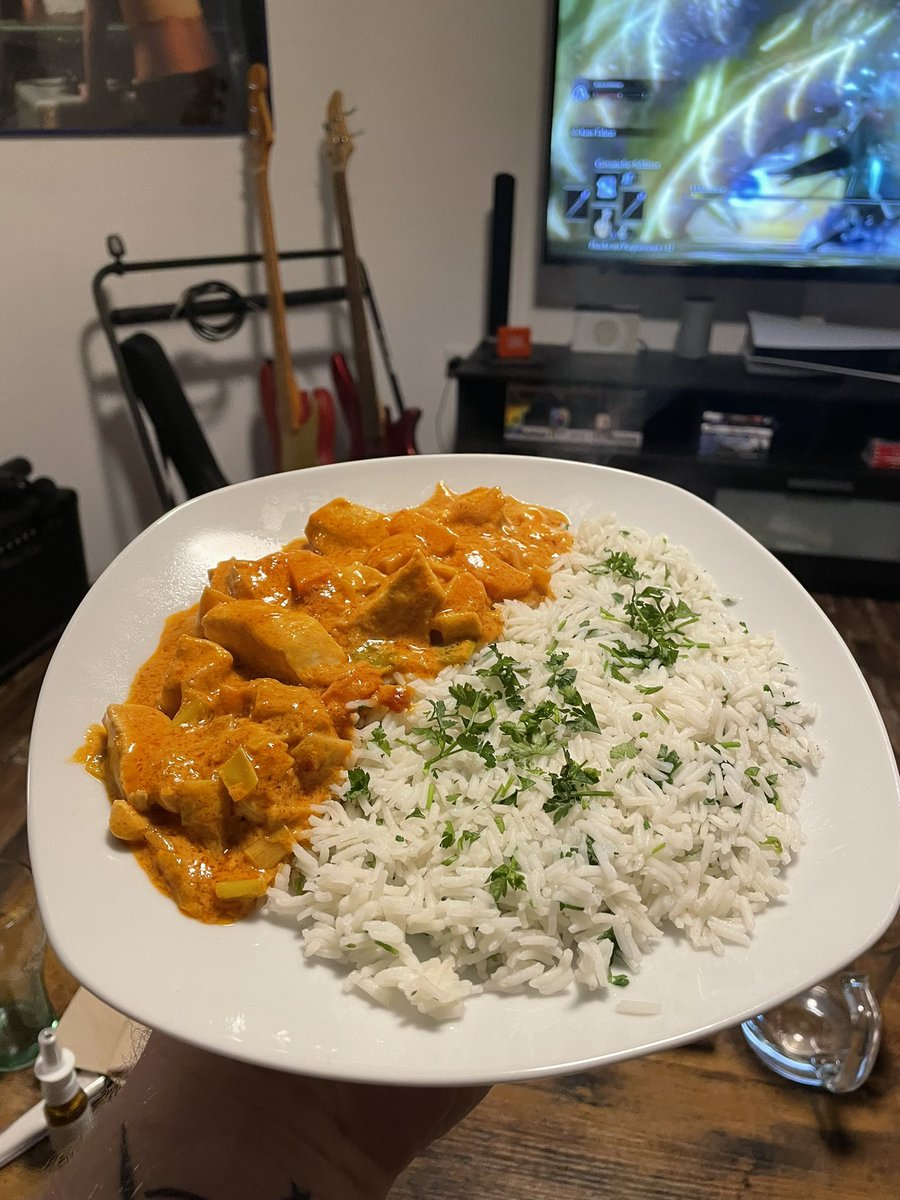 TheRealBrauni's tweet photo. Heute mal wieder was mit Reis!
Hat mich ganz schön angestrengt mit der Erkältung.
Brauche nach dem Essen erstmal ne Pause.
Wünsche euch einen schönen Abend 😊
#marcelkocht #healthy #abnehmen #hellofresh #food #foodporn #essen #doahh #boah #futterluke #knife https://t.co/PG1ersr3sz