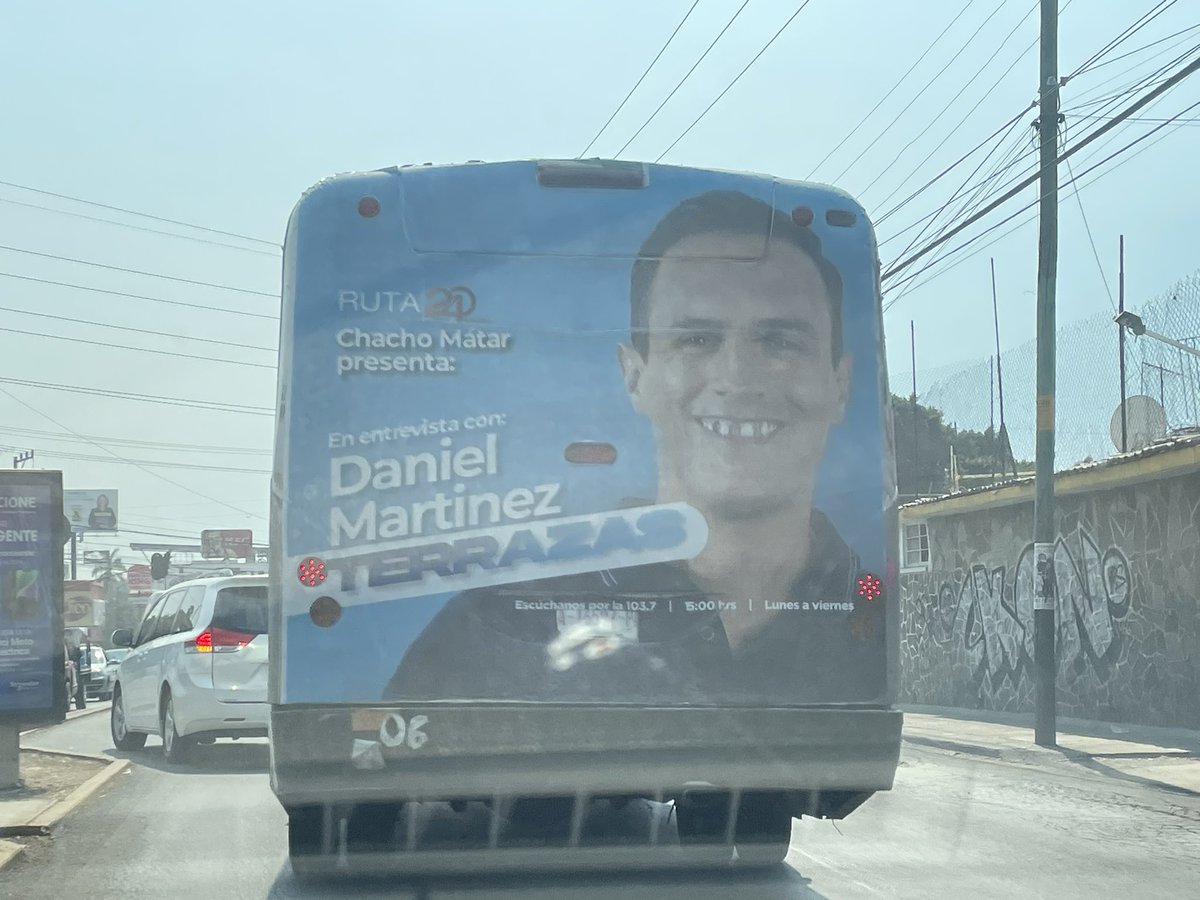 Multimagen_Info's tweet photo. #Elecciones2024 así es como ven en realidad los ciudadanos las campañas electorales en #Morelos en este 2024. Pese a tanto “Photoshop” los ojos ciudadanos son mejores. #FotoPalFace al diputado “indígena” Daniel Martínez Terrazas le decoraron los dientes 🦷 https://t.co/1OFeCfLVnX