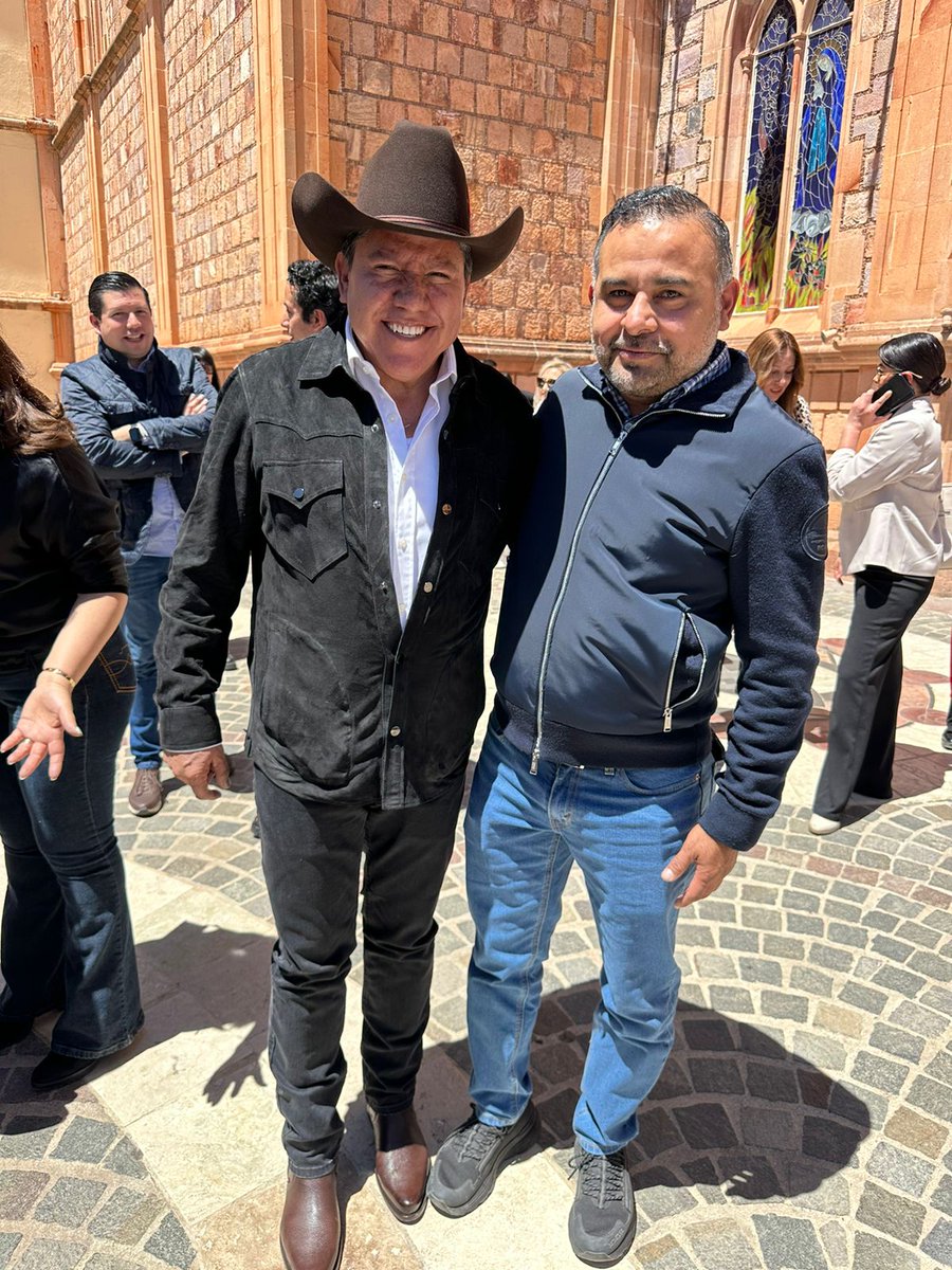 Extiendo mi sincera felicitación al Señor Gobernador @DavidMonrealA, por motivo de su cumpleaños, reconociendo su liderazgo.
Que la vida le siga dotando de sabiduría para seguir conduciendo a Zacatecas por la pacificación del estado.