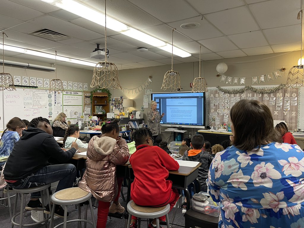 Patsy Ramirez shares strategies for the ECR with Brookhollow students and teachers. #BRKShiningBright #WeAreLufkin