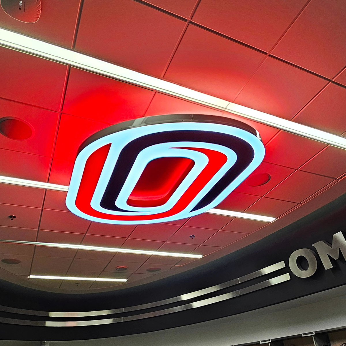 KJ_Branding's tweet image. Just finished installing these for @omahahky

A custom created facelit &amp;amp; uplit ceiling logo, a sweet backlit lighted sign, and an addition to their Stanley Cup champs display.

Happy to get back to Omaha again to bring some KJ Branding love!

#designcreateinstall #omahahockey