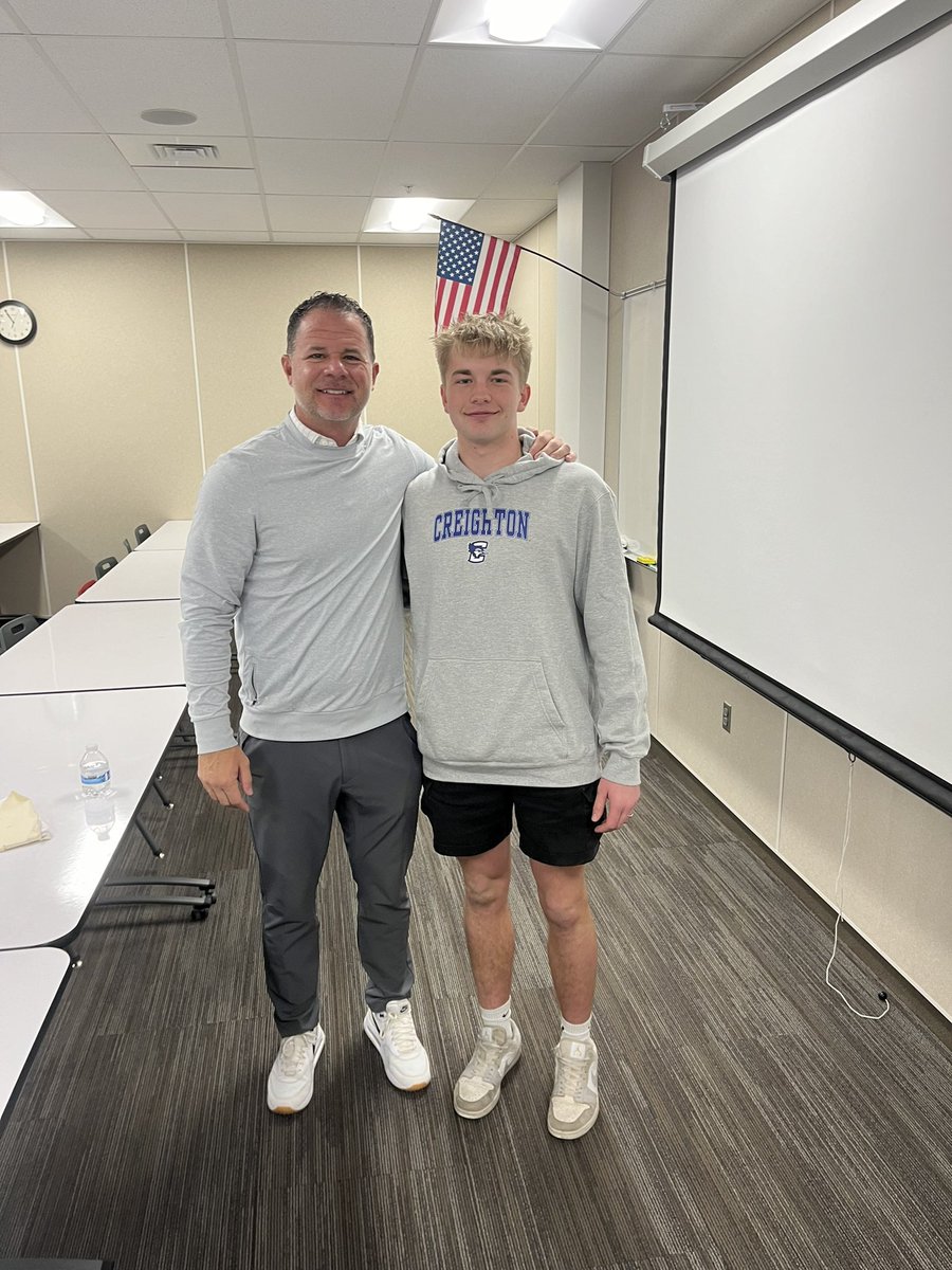 Daren Tovey tweet media