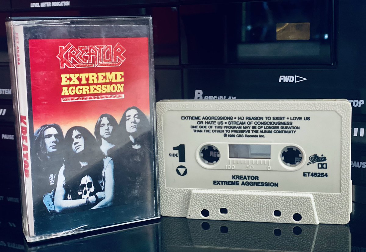 Now Playing 📼🇩🇪🔥🔥
Extreme Aggression by Kreator 
1989 US Cassette Edition 
Label: Epic
@kreator #Cassettecollector #Cassettemania #cassettecollection #Tapelover