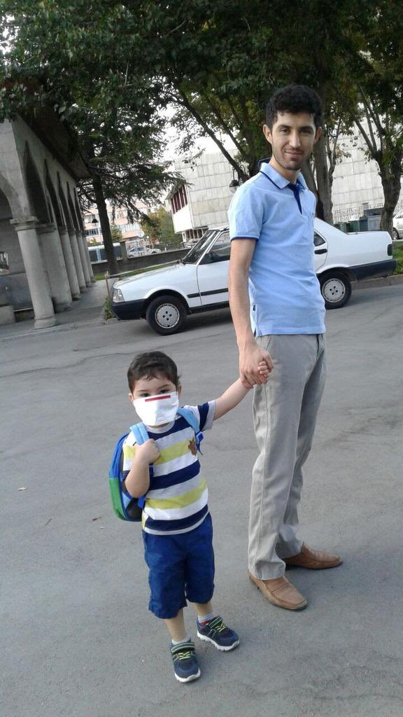 TutsakBebekler's tweet photo. TARSUS

Akif LÖSEMİ hastası bir çocuktu ve 2015’ten beri tedavi görüyordu. Babası Mustafa Daştan Tarsus Cezaevi’nde. Akif, bu hastalığı babası olmadan atlattı.
Biliyoruz ki bu tür hastalıklarda çocuklarımızın ihtiyacı moral.
Akif bir an önce babasına kavuşmalı.
@remzi_sarikaya
HaticeNineyi TahliyeEdin