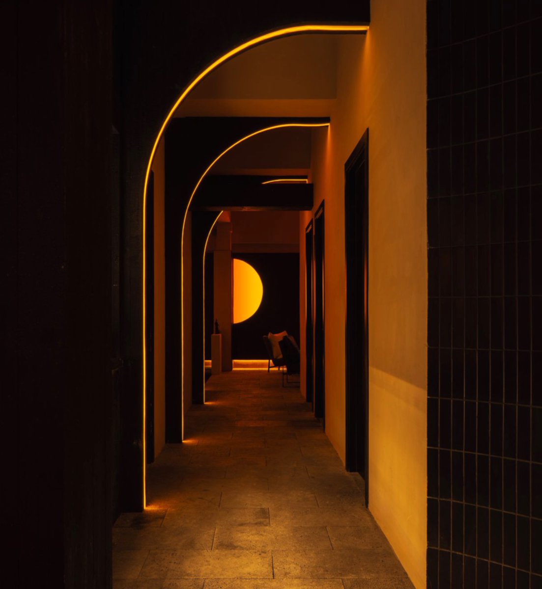 luusssso's tweet photo. Located in China in real life, this restaurant feels straight out of the set of Dune https://t.co/wExCS8bPpy