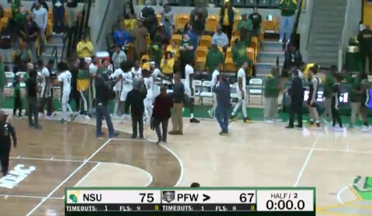 Congrats @NSU_BBALL for winning the @collegeinsider post season tournament! 🔰💛💚 yall represented all season, only fitting you ended on a W!! @NSUCoachJones 👏🏽 NSU beat Purdue Fort Wayne 75-67!!