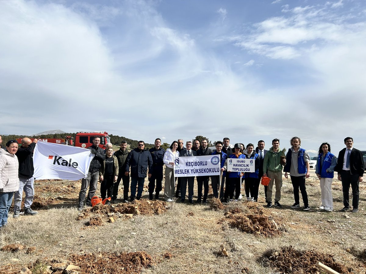 27.03.24 tarihinde Keçiborlu Kozluca Göleti’ndeki fidan dikim faaliyetine katılım gösterdik. ✈️

<a href="/isubu32/">Isparta Uygulamalı Bilimler Üniversitesi</a> 
<a href="/isubukmyo/">ISUBÜ Keçiborlu MYO</a> 
<a href="/IspartaTopluluk/">isubu_topluluklar</a> 

#ISUBÜ #ISUBÜHavacılıkTopluluğu