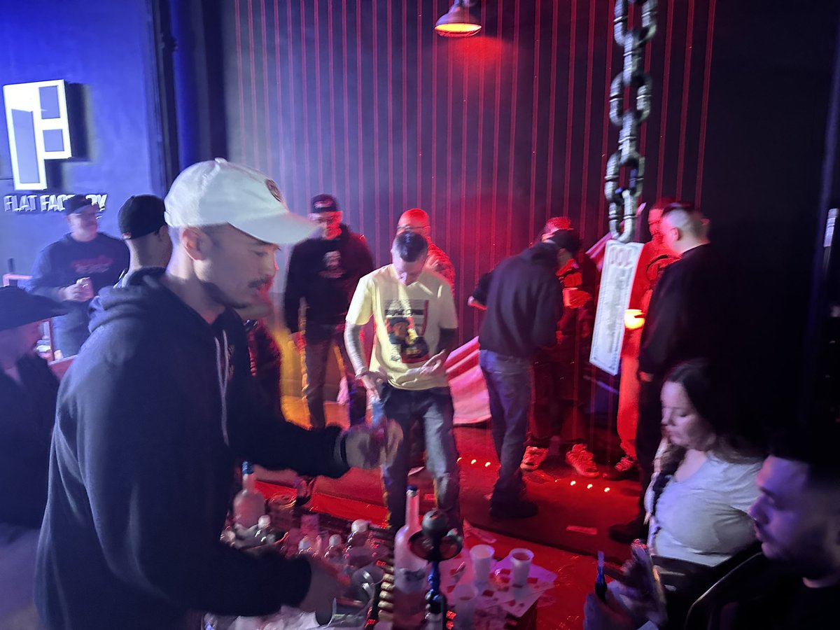 HaloArts1's tweet photo. Day 2 recap! I just have to say: Events like this only bring us closer together! Thank you  @RebudNFT @metarebelzeth @DegenToonz @bigwyno we had a really good time! 🎉🍾#nftla @phishtube https://t.co/DQNtkX12U8