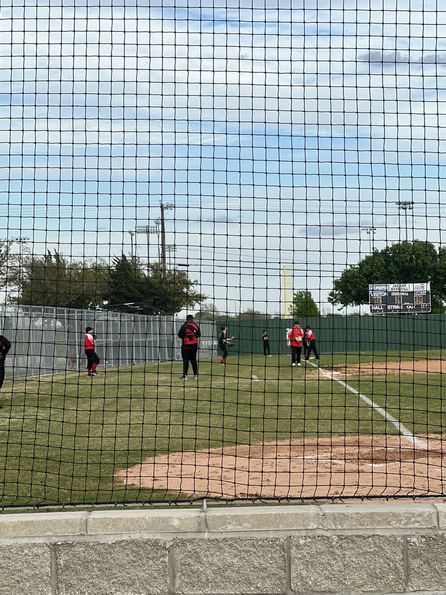 Got middle school volleyball and baseball going on at Molina. Come out and support your Stockard Panthers ! @dallasathletics @Coachbru3 @JacobNunez27 @MolinaHigh