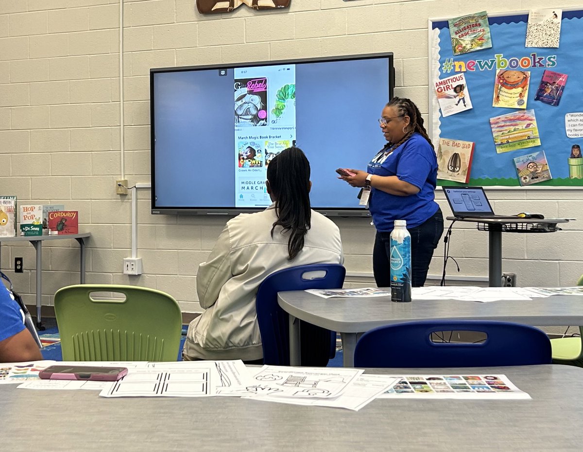 It was Literacy🏀Madness Night @APSBolton and I led breakout sessions with parents on how to bring @Novel_Effect home to enhance reading & comprehension! 📖📚🥰 @boltonpta @BoltonSOFi @APSMediaServ @APSInstructTech
