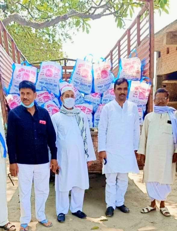 Masoodalamkhann's tweet photo. #सुप्रभात            #आदाब

*जो उनका  काम है वह अहले सियासत जानें*
*मेरा पैगाम मोहब्बत है जहां तक पहुंचे* 

*मसूद आलम खान 58 लोकसभा श्रावस्ती*
@yadavakhilesh https://t.co/bxnQ1oa1ya