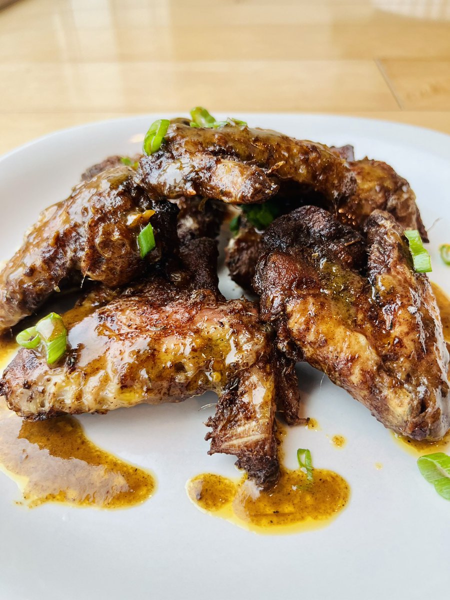 😅Whew, spicy stream tonight…The flavorful Jerk Chicken Wings brought some heat!🔥They were delicious. Enjoyed chatting with @JerseyGirl1196 @Nickyboy63 @MatthewWhitti18 😍 For the recipe & how-to ⬇️ youtube.com/live/KzKNDMb8T…