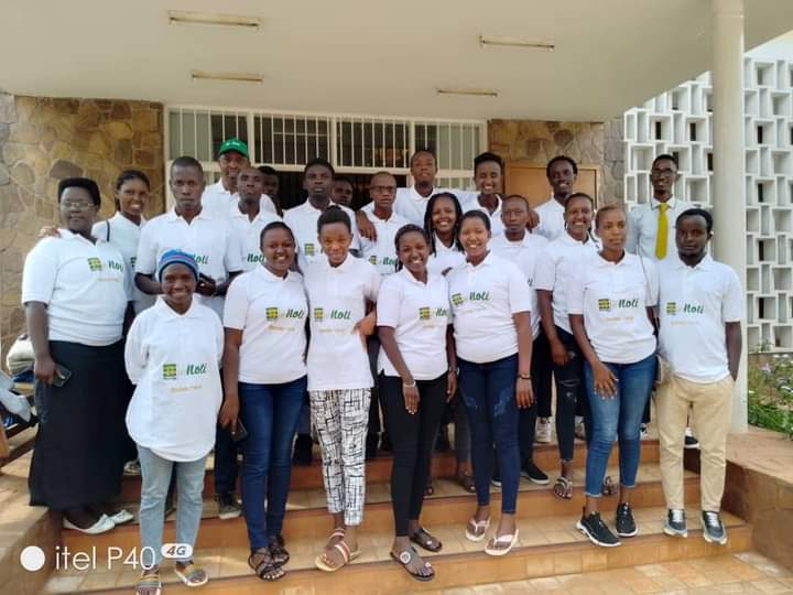J_Terimbere_Bdi's tweet photo. #Gitega. Kubipfuza kuriha facture ya @Regideso_bdi y'amazi/amatara, kugura ama unités cashpower/Startime, urwaruka rwo mu #Magarama ruhurikiye mw'ishirahamwe "Jeunesse Franciscaine en Action" #JEFRA rwarabapfunyirije urugendo, rukaba rukoresha n'ubuhinga bunyaruka #Bancobu_enoti. https://t.co/gc53MVS3E1