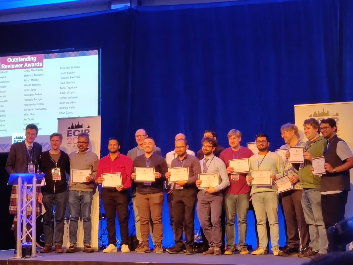 Congrats @LaureSoulier and @bpiwowar for the outstanding reviewer awards at #ecir2024