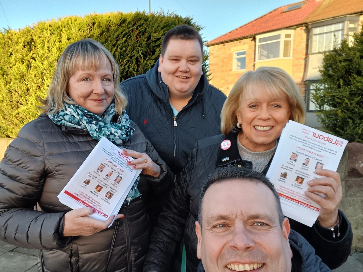 Great evening campaigning in my home ward of Battle Hill with our hard-working ward councillors: Julie Cruddas; Steven Phillips & Carl Johnson - all up for re-election on 2 May. Good reception on the doorstep.