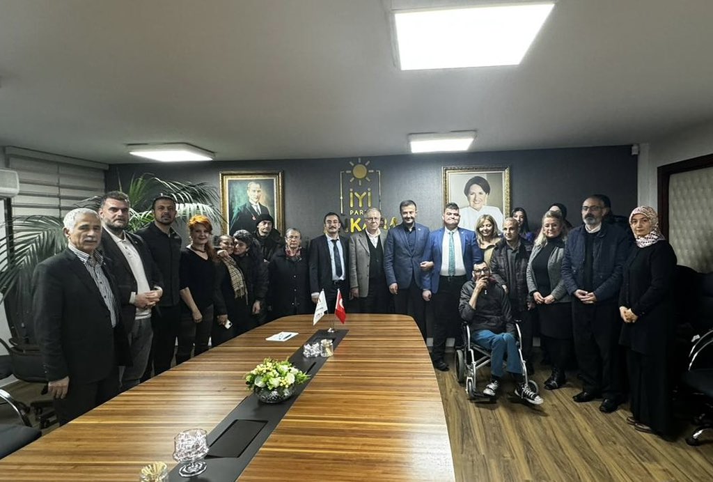 İl Başkanlığımızda bu akşam;
kıymetli ZİÇEV öğretmenlerimiz, öğrencilerimiz ve aileleri ile iftar soframızı paylaştık.

İftar soframızda, öğretmenlerimiz ve ailelerimiz ile özel bireylerimizin eğitimde karşılaştıkları sorunları, toplumun bakış açısını ve devletin sunduğu