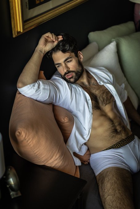 Hello❤️ https://t.co/fWCT2HDDWG