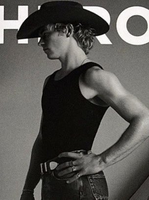 𝗛𝗘𝗥𝗢 𝗠𝗮𝗴𝗮𝘇𝗶𝗻𝗲 ᴿᴾ • #HERORP
𝗖͟𝗼͟𝘃͟𝗲͟𝗿 • Event • Update • More

   ﹝ 🚹  ﹞ —— 𝗥𝗲𝗮𝗱 𝗺𝗼𝗿𝗲: HERO 31 is officially here! Pick your favourite cover and buy now by 𝗗𝘆𝗹𝗮𝗻 𝗔𝘂𝘀𝘁𝗶𝗻 (<a href="/iafterglw/">Dylan's A.</a>) © #HEROMagazineRP