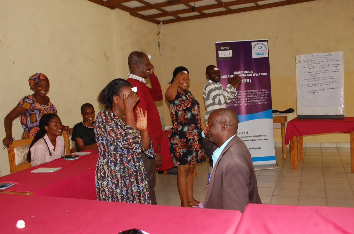 HealthForCommu1's tweet image. Today,in partnership with @NARwanda, at the  first of three days workshop with sector social affairs in charge, Ibuka, CNF, CNJ, NCPD from  @HuyeDistrict.
The workshop focused: Promoting positive masculinity and Non Violent Communication,  GALS and Mental Health and Resiliency.