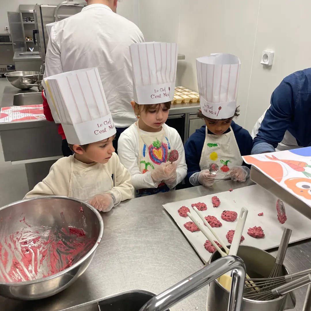 Les MC ACA ont accueilli des petits chefs en herbe du centre aéré Baroja d’Anglet : cake, sponge cake, cookies et spaghetti à base de carottes, potiron et betterave ! <a href="/dsden64/">DSDEN64</a> <a href="/NvelleAquitaine/">Nouvelle-Aquitaine</a> @emiliedutoya1