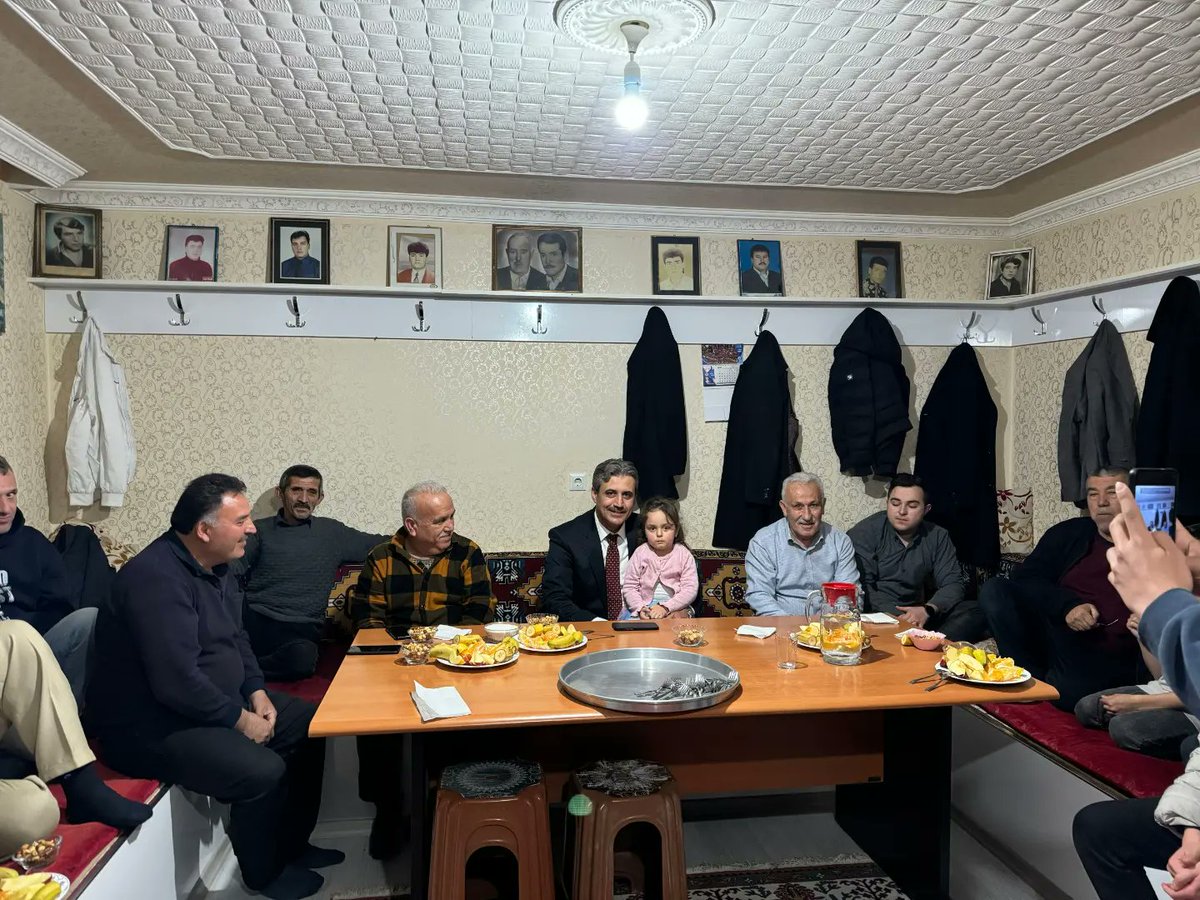 celalkose66's tweet photo. Divanlı Mahallemizde Teravih Namazı sonrası hemşehrilerimizle mahalle odamızda hasbihal ettik.

Bizleri misafir eden hemşehrilerimize teşekkür ediyorum.

#YozgataDeğer
#HazırızKararlıyız https://t.co/IpnEe0gnqo