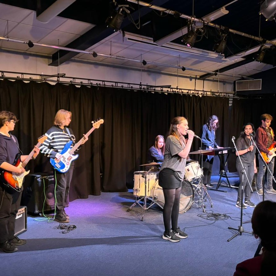 What a way to end the term @CraigmountHS. Our Music Senior Showcase went down very well with the audience tonight. So many talented young people - wow!